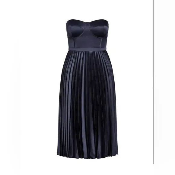 City Chic Plus Size Dress, Pleat Desire Dress Size Small Size 16 - Picture 2 of 15